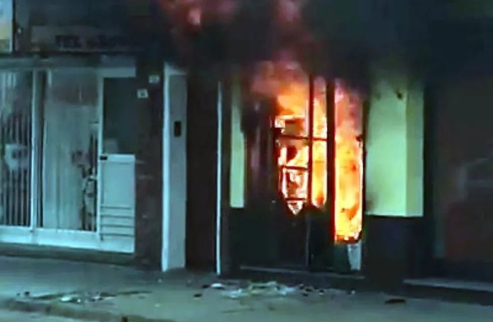 Se incendió un comedor ubicado frente a una terminal entrerriana