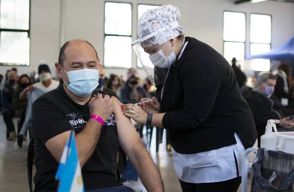 La provincia de Santa Fe tuvo este miércoles 2.062 casos de coronavirus y 37 muertes.