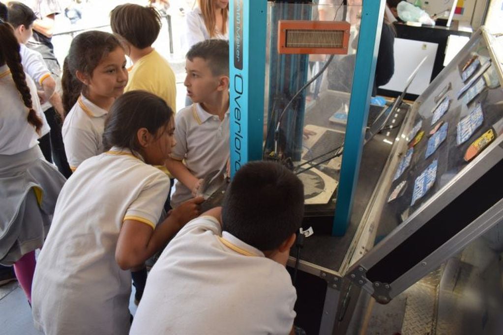 Laboratorio movil Educar en Jesús María (Prensa Municipio)