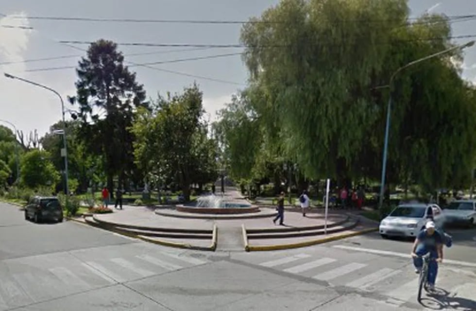 Estacionamiento alrededor de la plaza Pringles en San Luis.