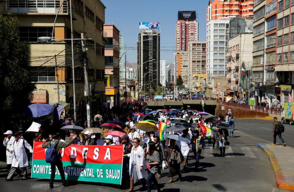 Los profesionales llevaron su reclamo a las calles de Laz Paz, este viernes. REUTERS/David Mercado