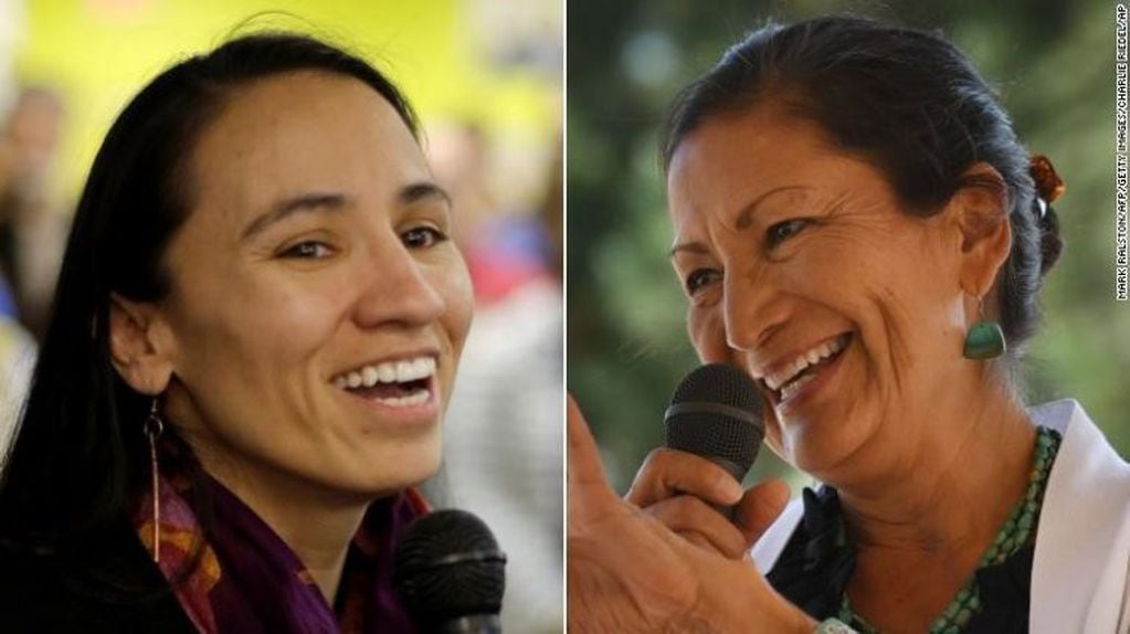 Las demócratas Sharice Davids y Deb Haaland serán las primeras indígenas mujeres