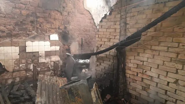 Se incendió una vivienda en Maipú y dos nenes y 2 adultos están graves