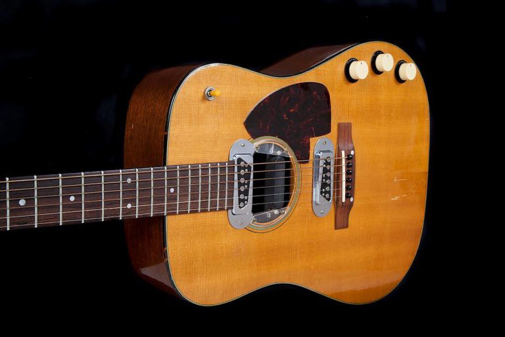 Una foto de la guitarra que se subasta. (Foto: Julien's Auctions/AFP)