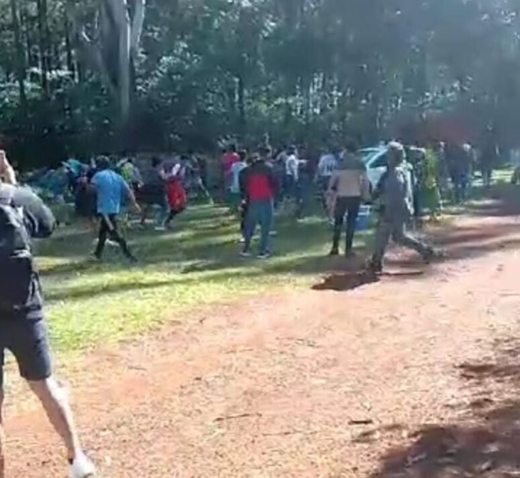 Jornada deportiva violenta en Puerto Esperanza: agreden a un árbitro en un torneo de fútbol.