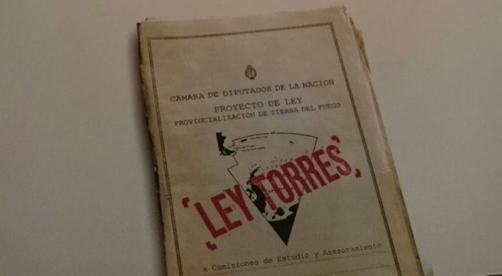 El sueño de los fueguinos se estaba por hacer realidad de la mano de  Alfonsín y Torres.