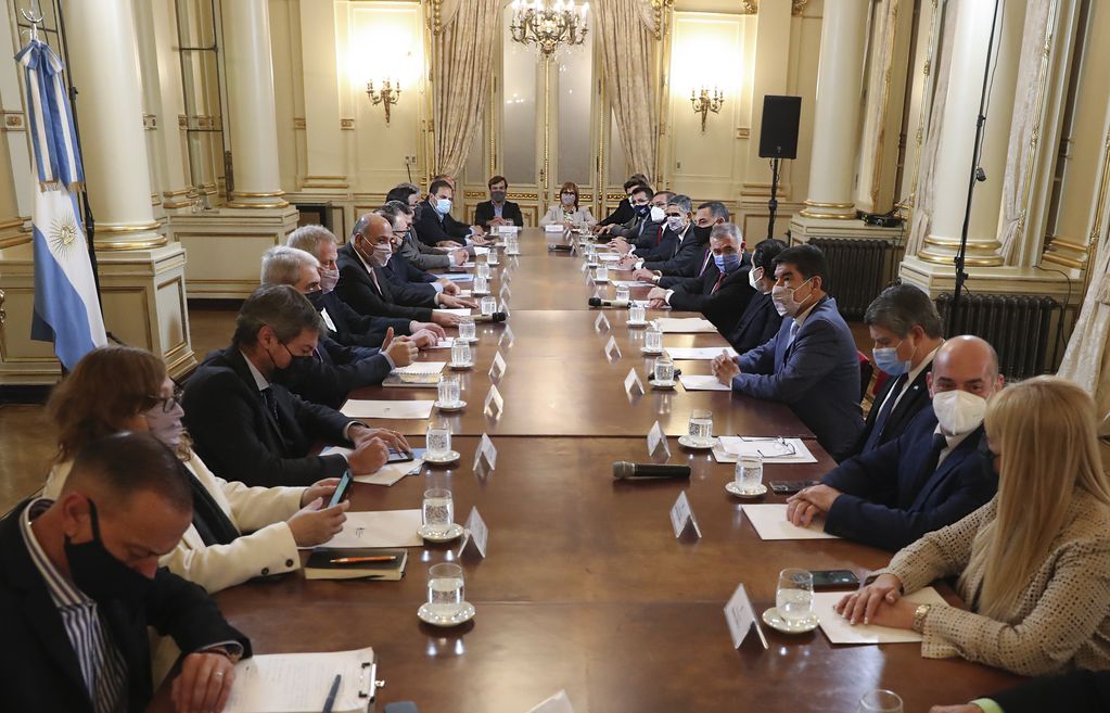 Jaldo y el Gabinete de Ministros de Tucumán fueron recibidos por Manzur en Buenos Aires.
