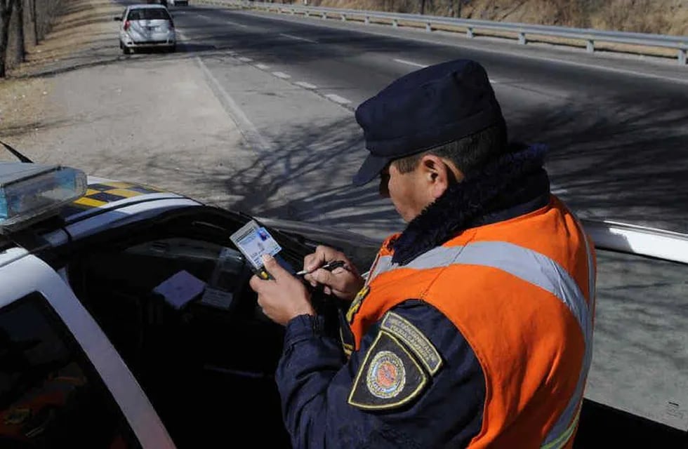 Policía Caminera subió el precio de las multas en Córdoba. (Darío Galiano/Archivo).