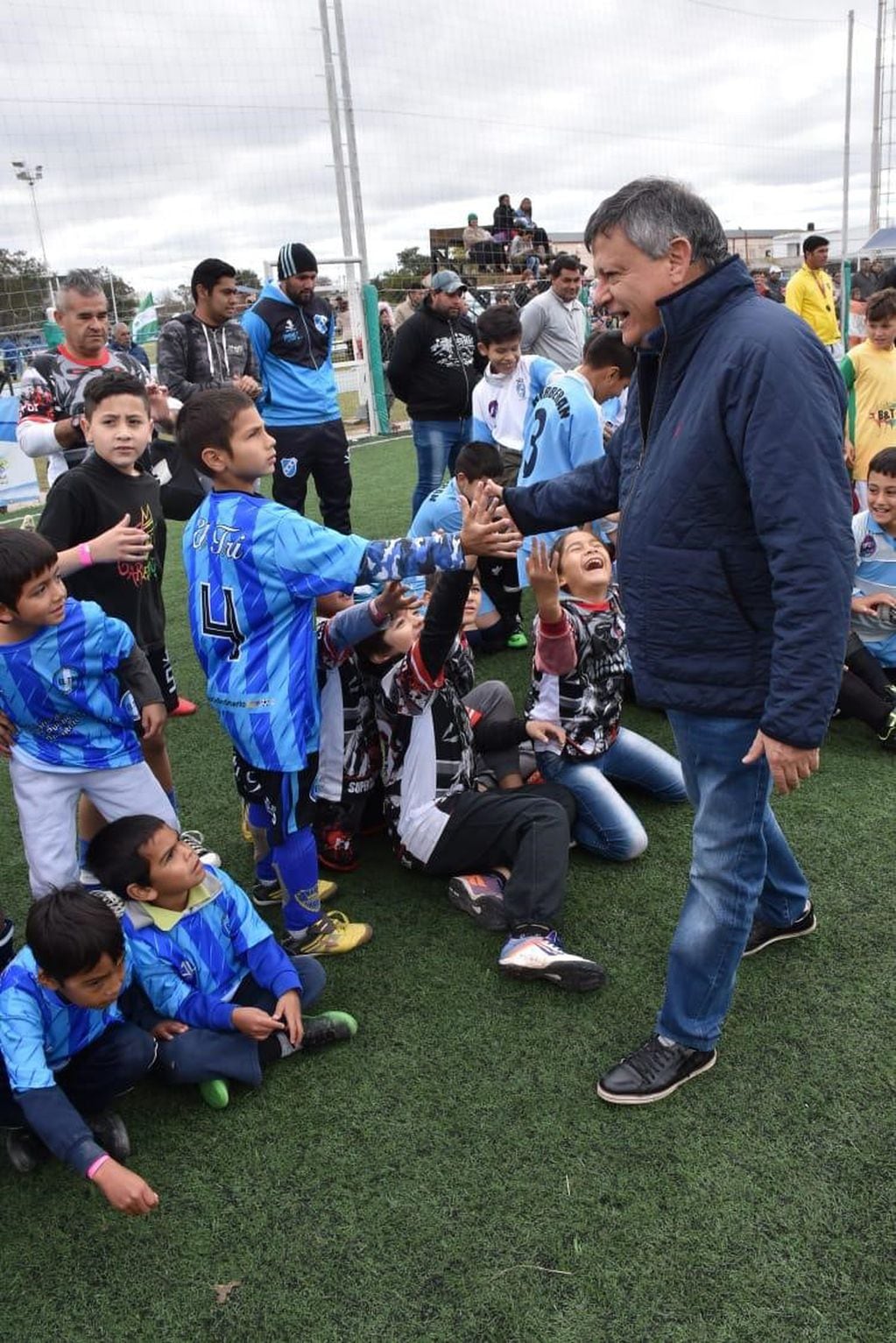 Domingo Peppo asistió a una jornada para promover la entrada de jóvenes chaqueños a los clubes de fútbol mas populares del país (Web).