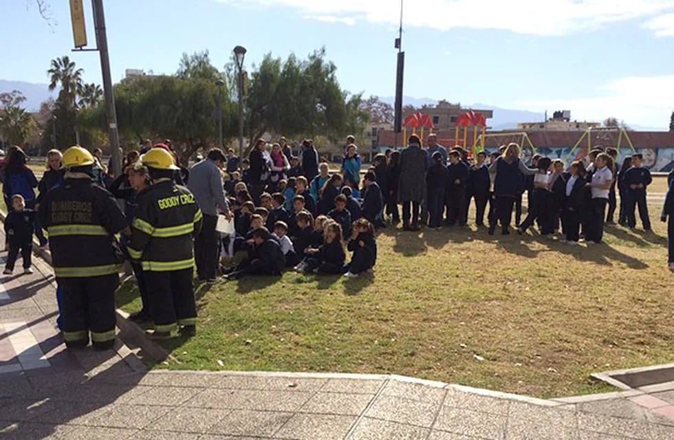 Evacuaron una escuela de Godoy Cruz