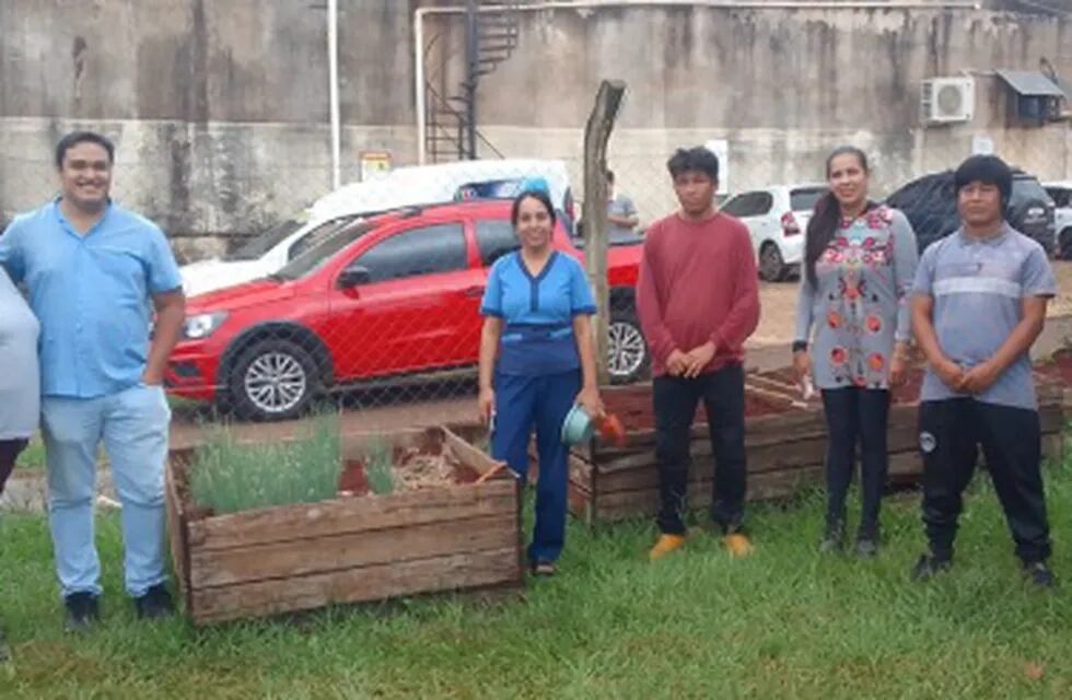 Materializan proyecto de “huerta escolar” entre institución educativa y comunidades indígenas.