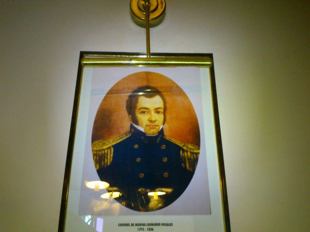 Coronel de Marina Leonardo Rosales