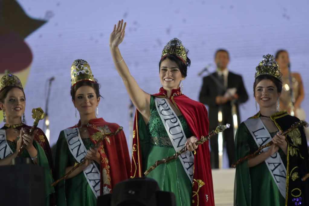 Gemina Navarro, reina de Tupungato. Foto: Orlando Pelichotti / Los Andes