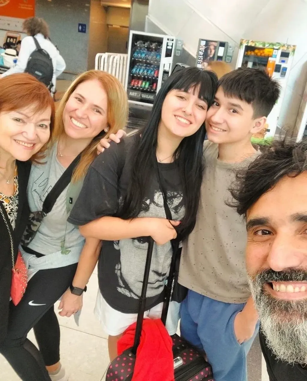 Fernanda Iglesias junto a su familia antes de irse de la Argentina