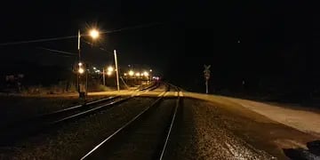 Denunciaron la aparición de un fantasma sobre las vías del Tren Roca, en La Plata.