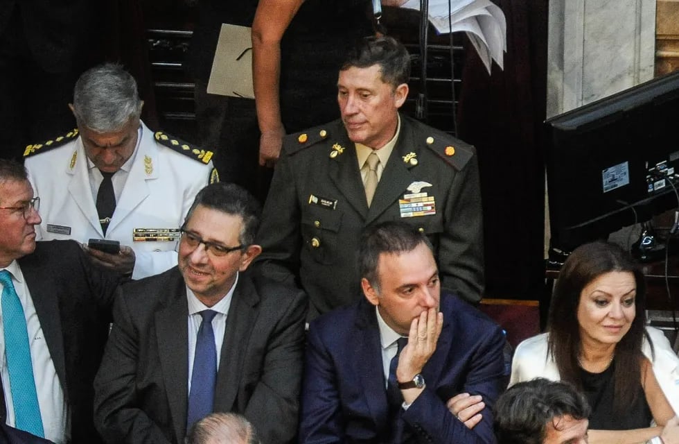 Alejandro Guglielmi (arriba), ahora exjefe de Casa Militar. (Federico López Claro / Corresponsalía)