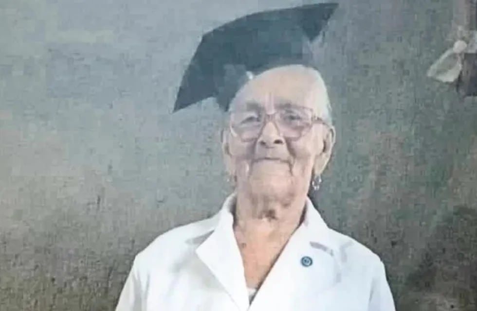 Triunfo de la perseverancia: Lorenza Villalba, de 78 años, completa su educación primaria en Eldorado.