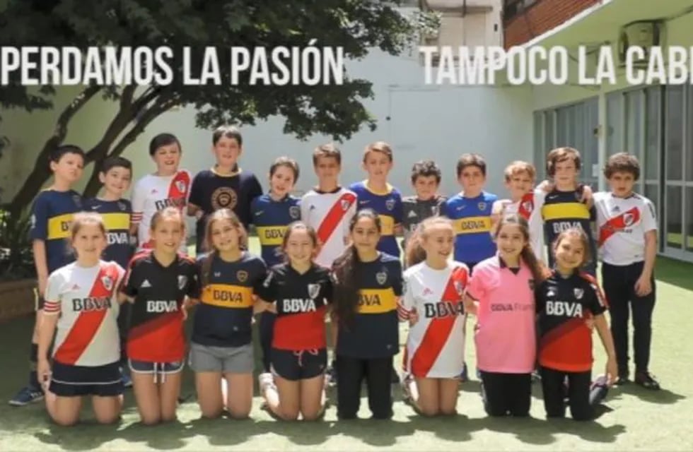 Alumnos del 4to grado del colegio Martín Buber grabaron un spot previo a la Superfinal entre River y Boca por la Copa Libertadores.