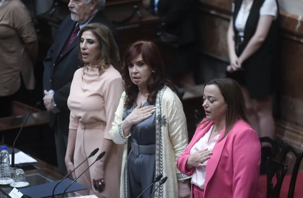 Cristina Kirchner se despidió de los trabajadores del Senado. Foto: Federico López Claro