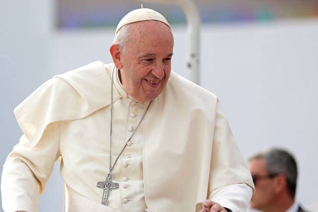 El Papa Francisco viajó para participar en una conferencia interreligiosa patrocinada por el gobierno de Bahréin.