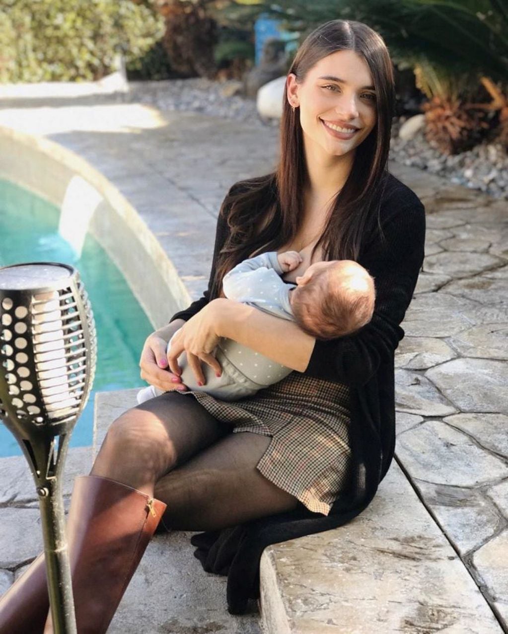 Eva De Dominici amamantando a su hijo. (Foto: Instagram)