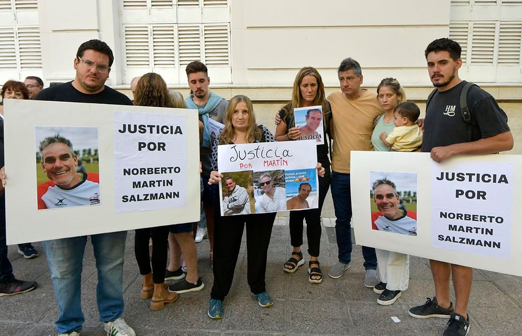 Allegados a Norberto Martín Salzmann, el comerciante asesinado en Guaymallén, piden justicia en la Legislatura de Mendoza