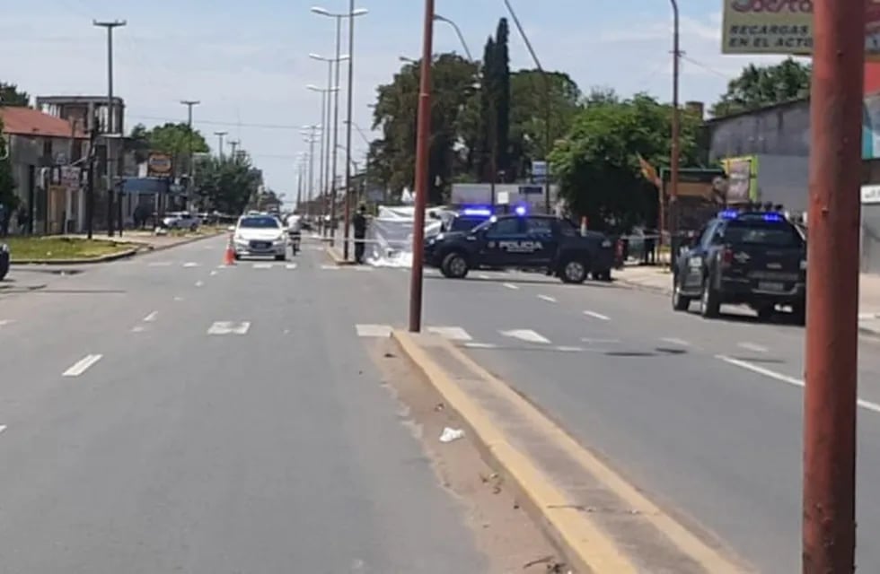 El golpe se registro sobre una de las intersecciones de Avenida San Martín. (@radio2rosario)