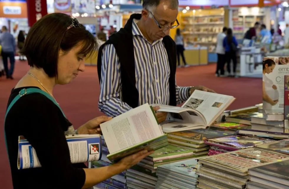 Con más de 100 actividades, comienza la Feria del Libro en Corrientes