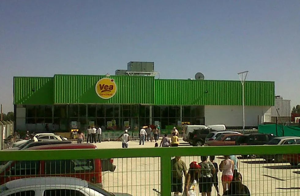 El tiroteo se dio en el supermercado Vea del centro de Luján de Cuyo.