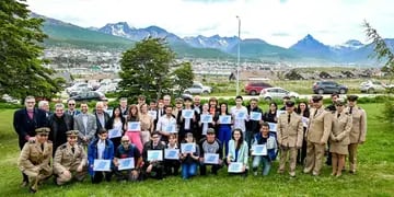 Acto de la escuela de Formación y Capacitación de la Marina Mercante Ushuaia