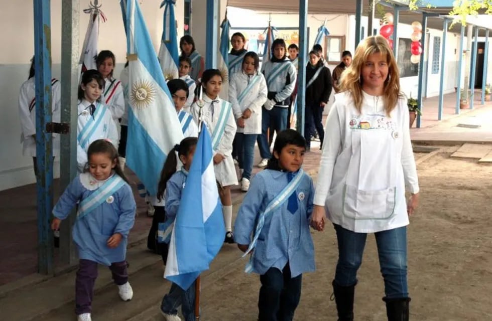 La Municipalidad de Córdoba lanzó los concursos docentes para incorporar maestros en sus escuelas primarias.
