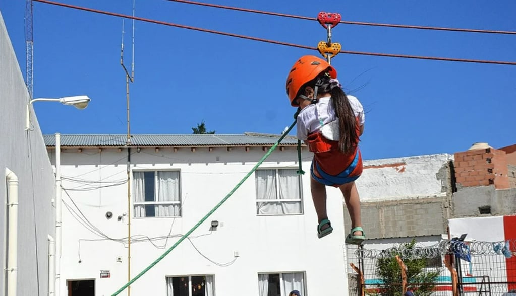Niños de Comodoro Rivadavia serán "bomberitos por un día".
