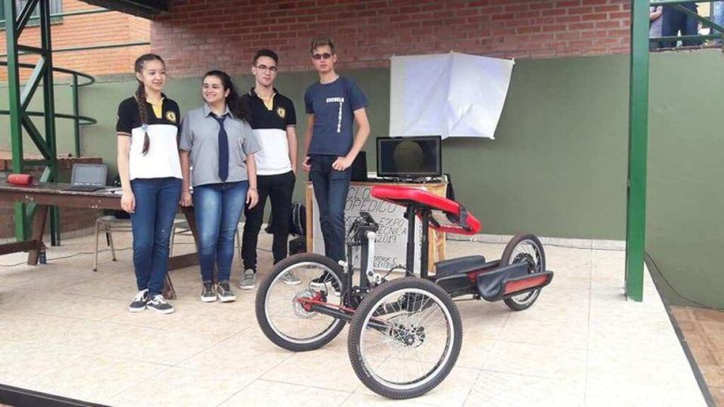 Alumnos de la Epet n°3 construyeron un triciclo ortopedico.