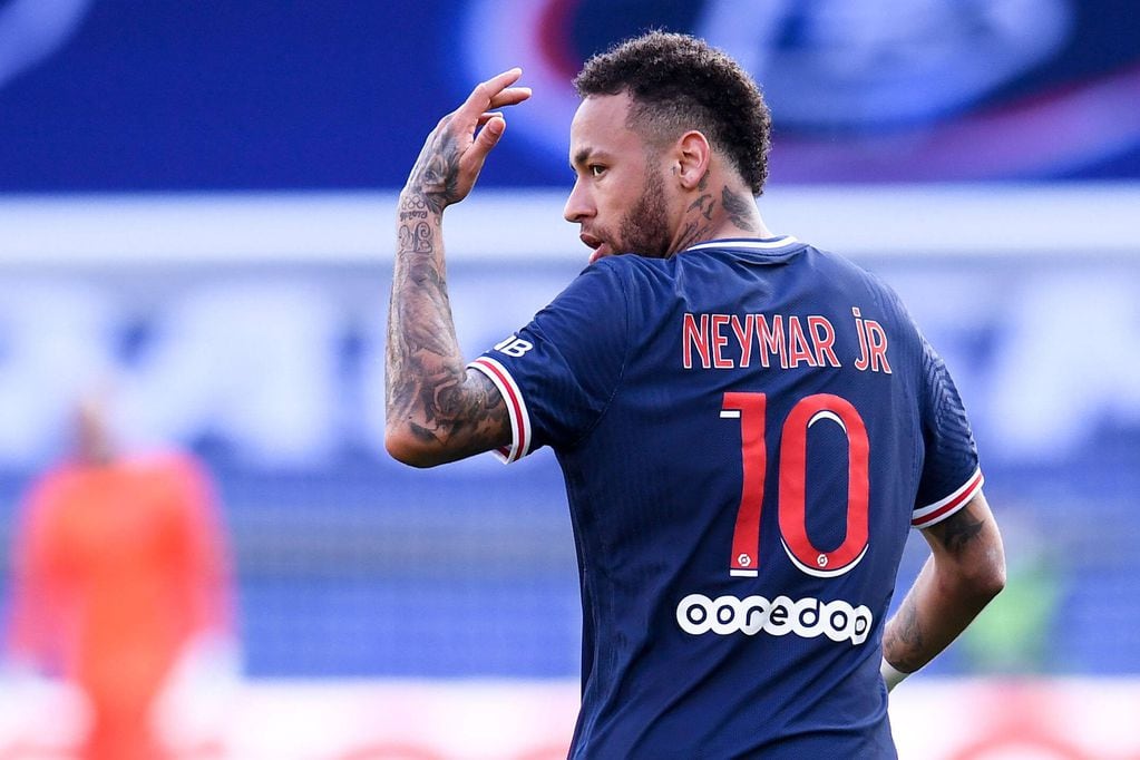 El PSG se habría cansado de las indisciplinas de Neymar y le estarían buscando una salida.