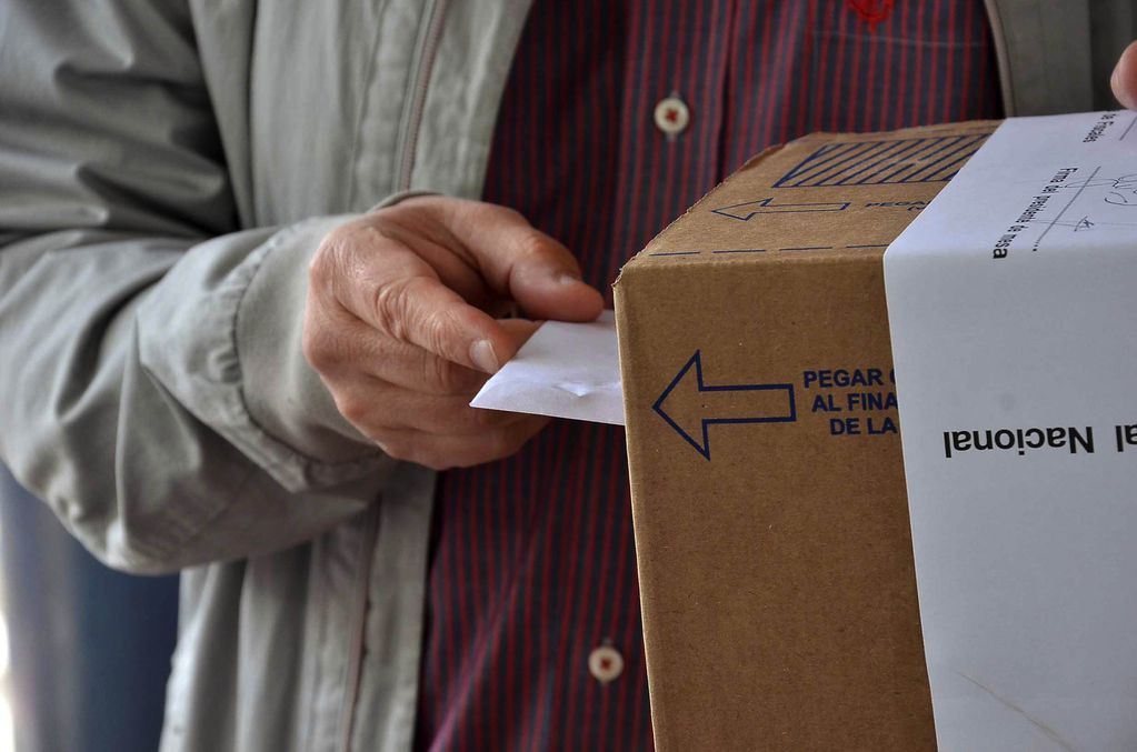 Las legislaciones tanto de la provincia como de la ciudad de Buenos Aires, contemplan el voto extranjero de residentes.