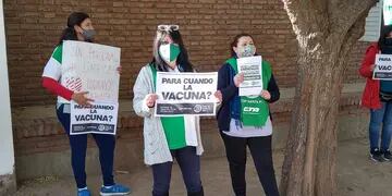 Protesta por vacunas en el CAF N° 30 del barrio Barranquitas