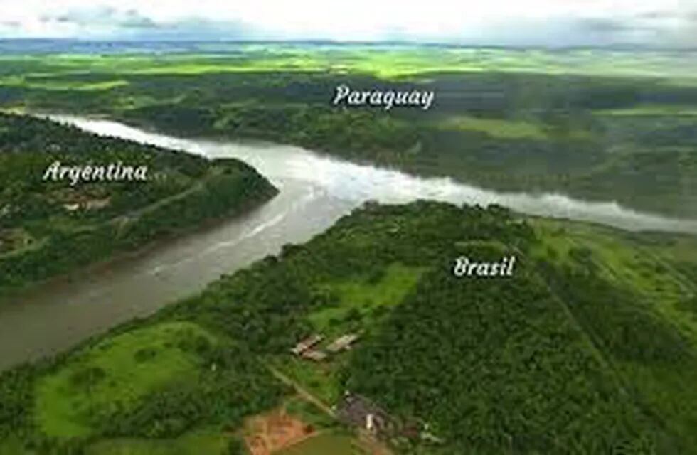 Los ríos Paraná e Iguazú en la Triple Frontera. (web)