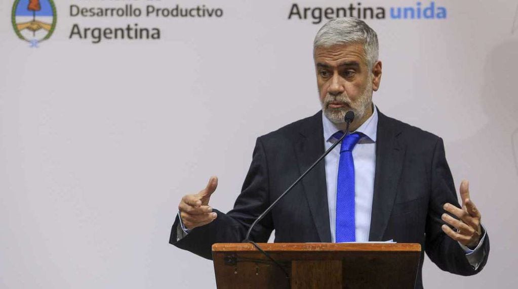 El secretario de Comercio, Roberto Feletti, durante la conferencia de prensa donde denunció el "ataque especulativo" sobre los precios. / Foto: gentileza