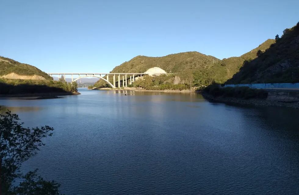 La vista desde el dique San Roque este 18 de enero de 2021. (Foto: VíaCarlosPaz).