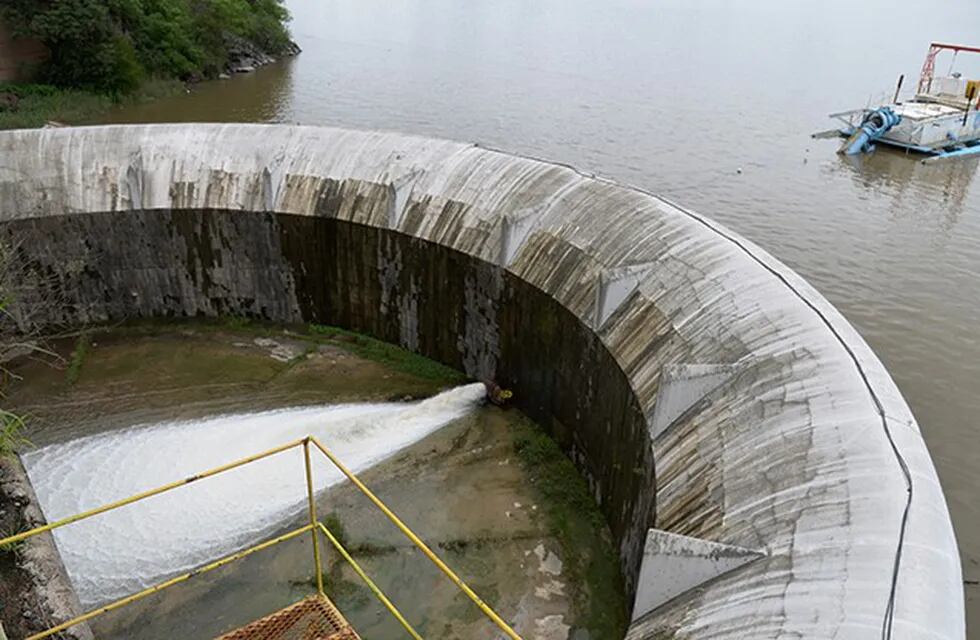 Defensa Civil monitorea el aumento del caudal de agua del Río Salí. (Comunicación Gobierno Tucumán)
