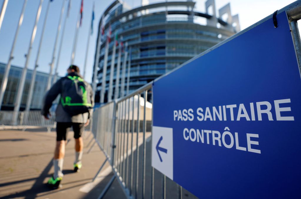 En Europa, el pase sanitario generó un fuerte repudio (AP/Jean-Francois Badias/Archivo)