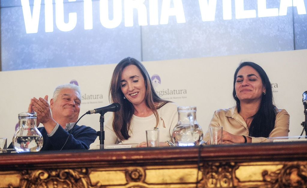 Arturo Larrabure, Victoria Villarruel y Lucía Montenegro.