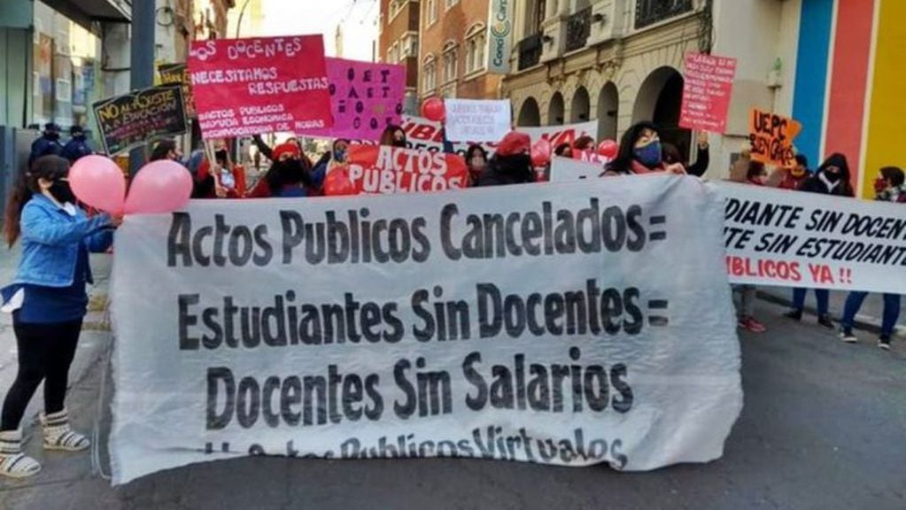 Marcha de docentes suplentes de Córdoba