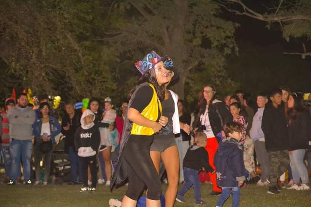 La Murga del Programa Envión de Tres Arroyos participó en los festejos de Carnaval de Cascallares