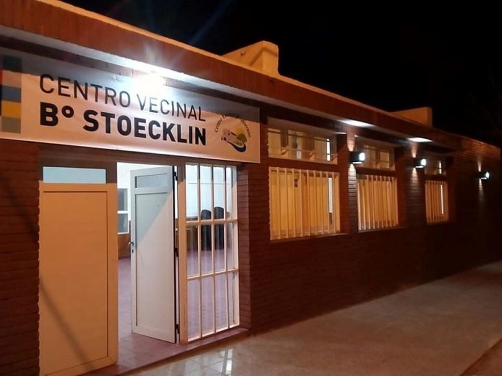 Fachada del Centro Vecinal de barrio Stoecklin, La Calera