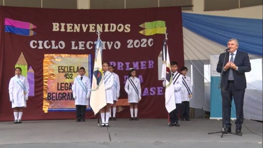El gobernador Morales encabezó este lunes la apertura del ciclo lectivo 2020 en el barrio Campo Verde.