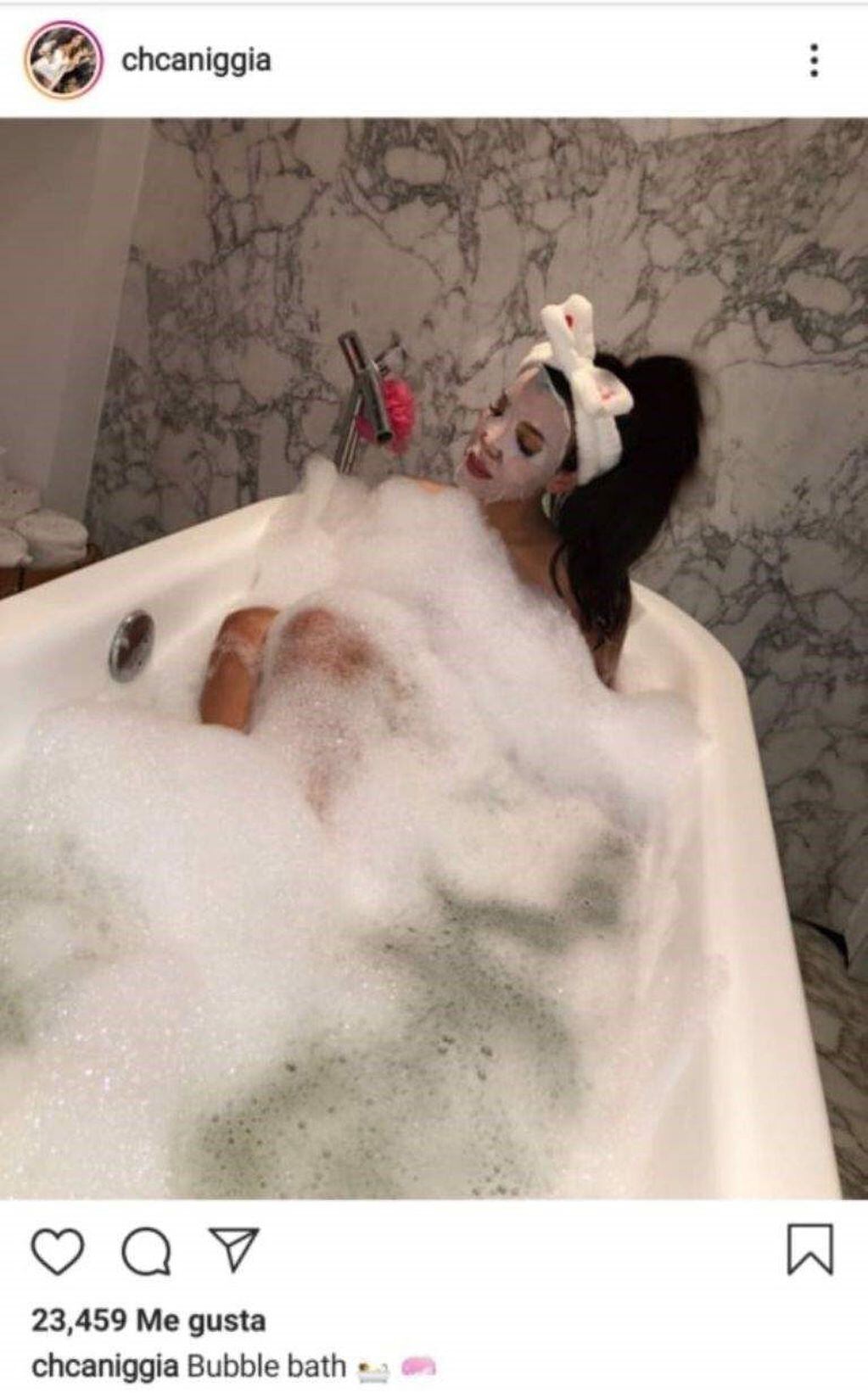 Charlotte Caniggia reveló su secreto de belleza desde una bañera llena de burbujas