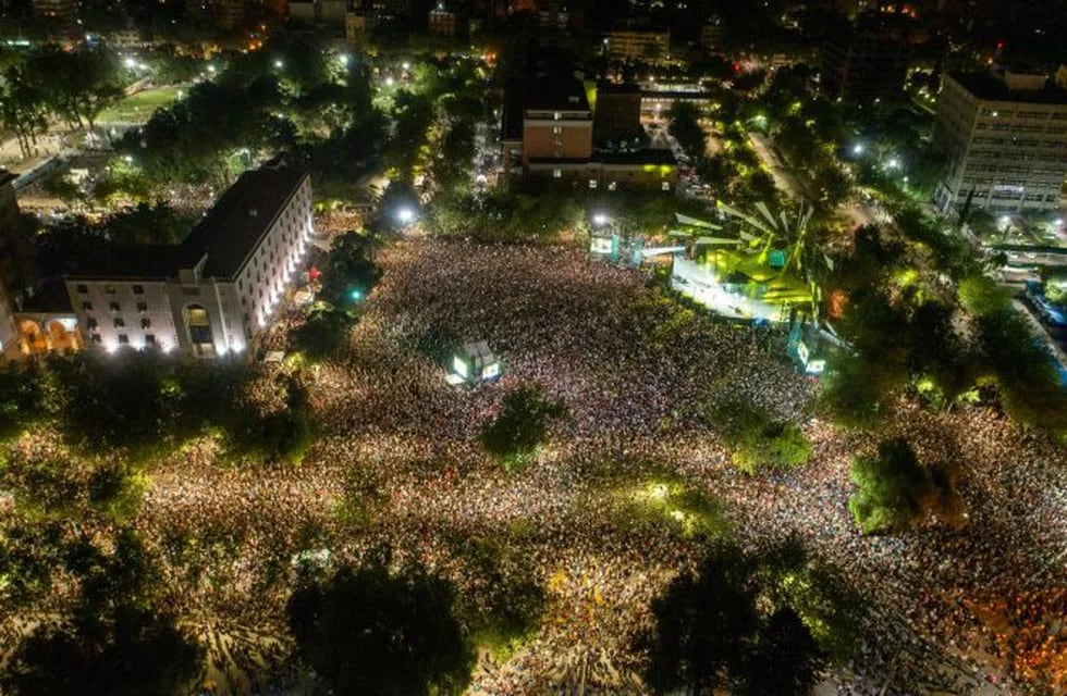 Paulo Londra cantó ante 70 mil personas en Mendoza. (Foto: Prensa Ciudad de Mendoza)