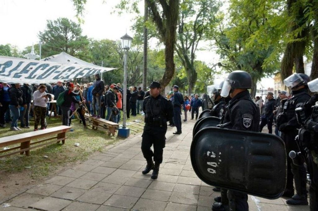 Represión de la Policía de Corrientes a docentes