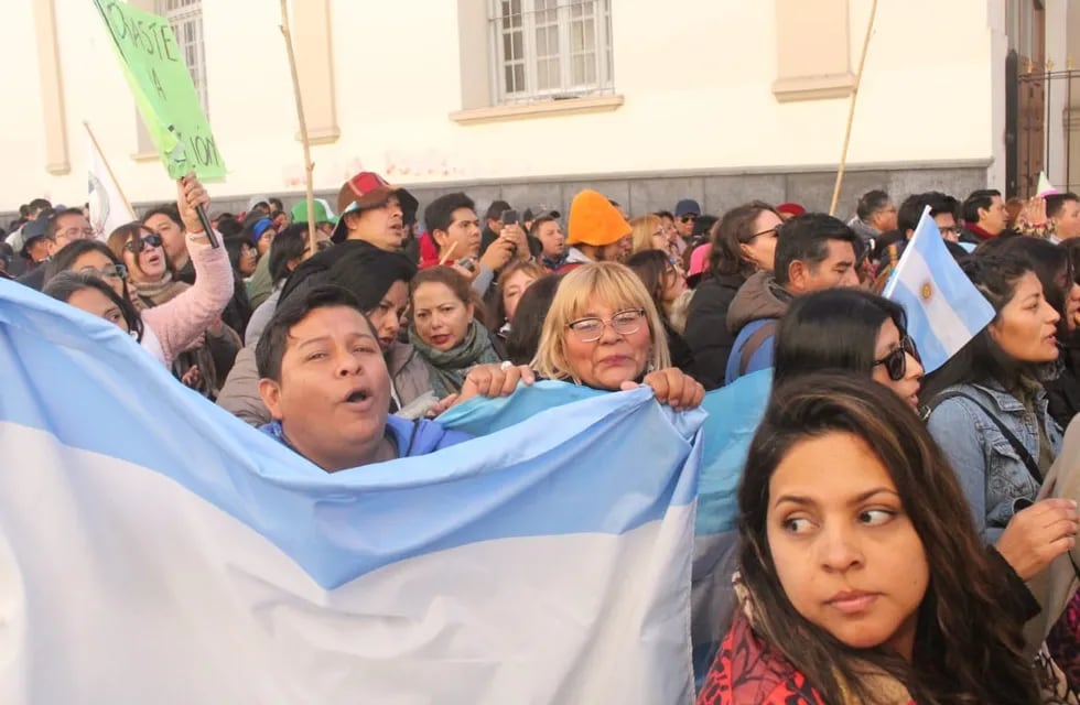 Este jueves se realizará una nueva marcha de docentes en San Salvador de Jujuy, en demanda de la reanudación de las negociaciones paritarias.